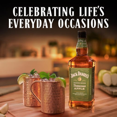 Jack Daniel's Tennessee Apple Whiskey Specialty Perspective: right