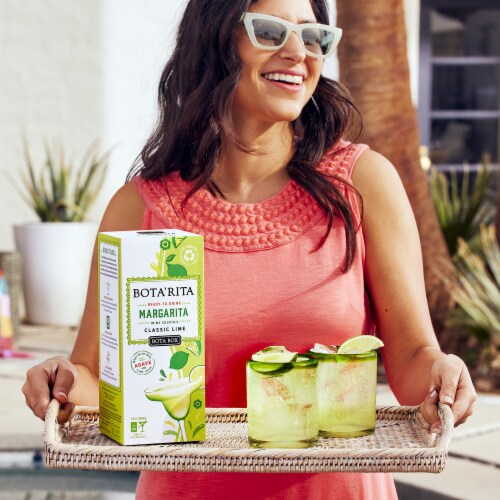 Bota Box Bota'Rita Ready-to-Drink Classic Lime Margarita Wine Cocktail Perspective: right