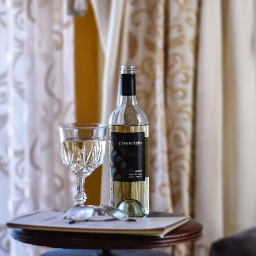 Playwright Pinot Grigio California White Wine Perspective: right