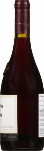 Casillero del Diablo Pinot Noir Red Wine Perspective: right