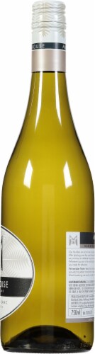 Mud House Sauvignon Blanc New Zealand White Wine Perspective: right