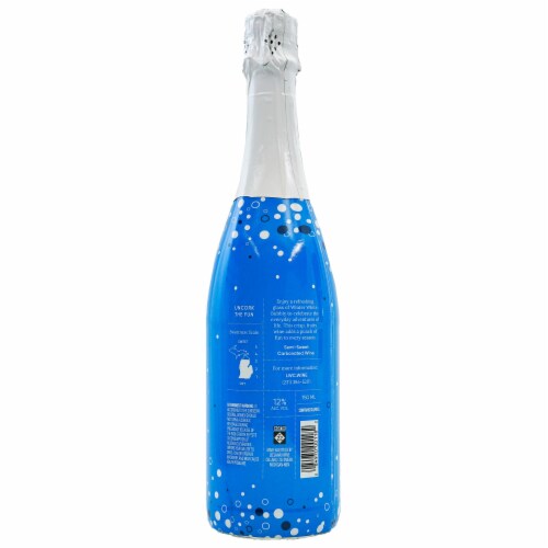 Leelanau Cellars Winter White Bubbly Sparkling Wine Perspective: right