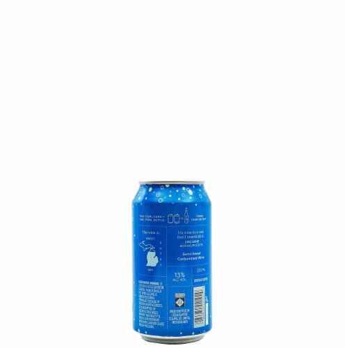 Leelanau Winter White Bubbly Sparklling Wine Can Perspective: right