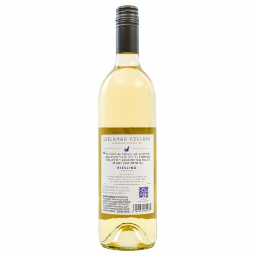 Leelanau Cellars Lakeshore Collection Riesling White Wine Perspective: right