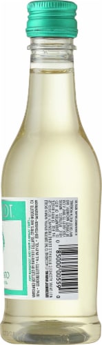 Barefoot® Moscato California White Wine Perspective: right