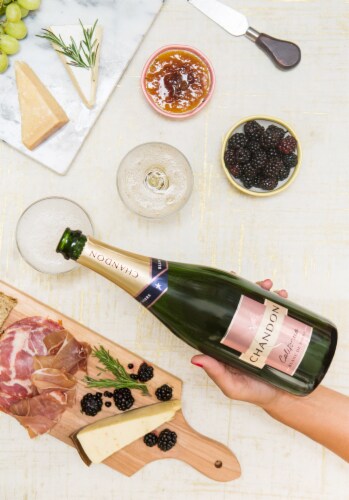 Chandon California Blanc de Noirs Sparkling Wine Perspective: right