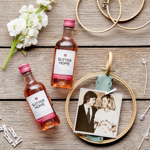 Sutter Home® White Zinfandel Rose Wine Perspective: right
