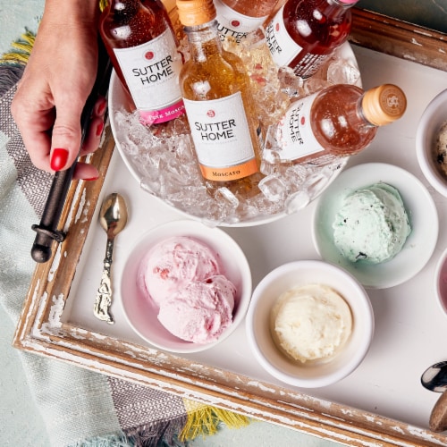 Sutter Home® Moscato White Wine Perspective: right