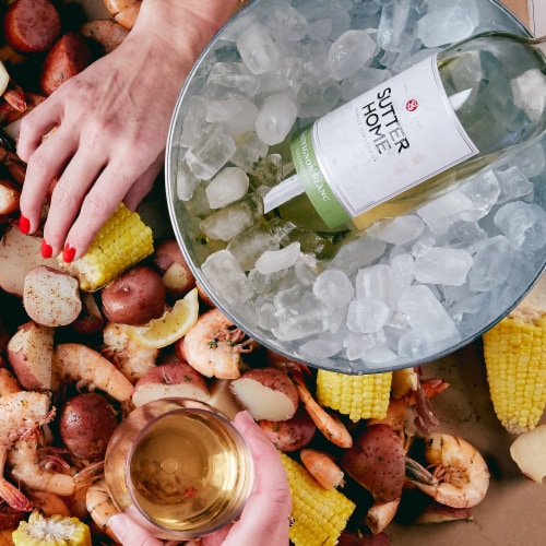 Sutter Home® Sauvignon Blanc White Wine Perspective: right
