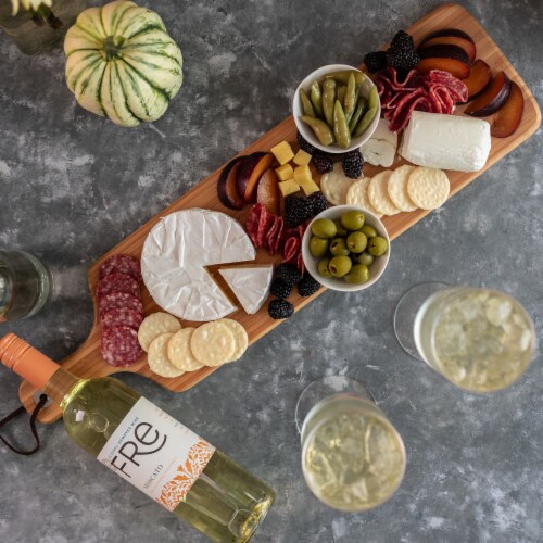 Fre Non Alcoholic White Moscato Low Calorie Non Alcoholic Wine Perspective: right