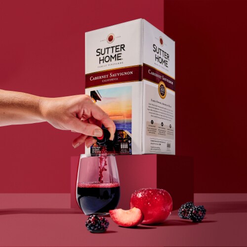 Sutter Home® Cabernet Sauvignon Red Wine Perspective: right