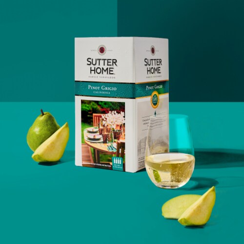 Sutter Home® Pinot Grigio White Wine Perspective: right
