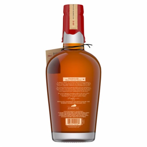 Maker's Mark Private Select Bourbon Whisky Perspective: right