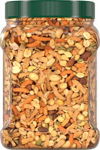 Southern Style Nuts Gourmet Hunter Mix Perspective: right