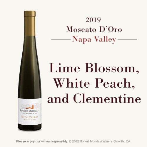 Robert Mondavi Winery Napa Valley Moscato d'Oro White Wine Perspective: right
