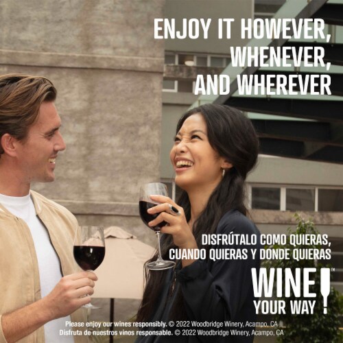 Woodbridge Red Blend Red Wine Perspective: right
