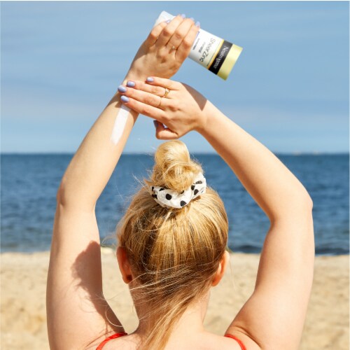 Neutrogena Ultra Sheer Zinc Oxide Sunscreen Lotion with Broad Spectrum SPF 50 UVA/UVB Protection Perspective: right