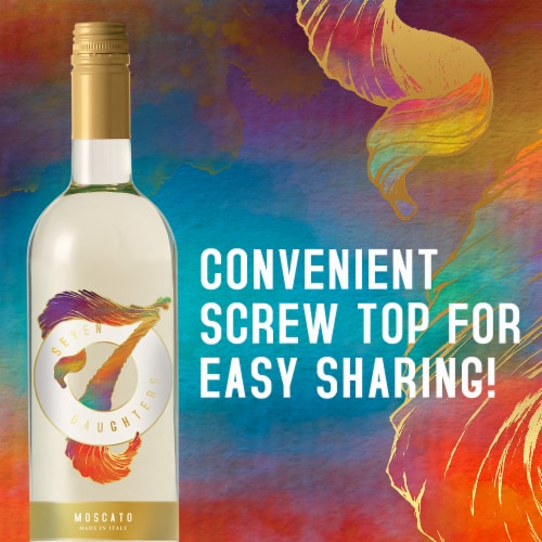 Seven Daughters Moscato Italy White Wine Perspective: right