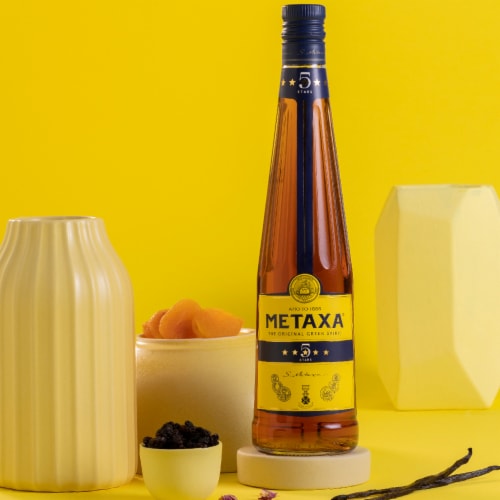 Metaxa 5 Stars Greek Brandy Perspective: right