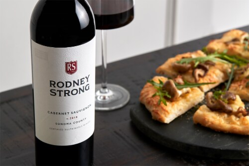 Rodney Strong Cabernet Sauvignon Red Wine Perspective: right