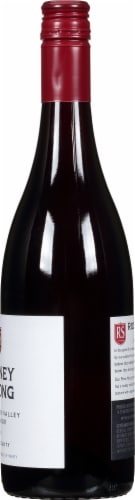 Rodney Strong Russian River Valley Pinot Noir Red Wine Perspective: right