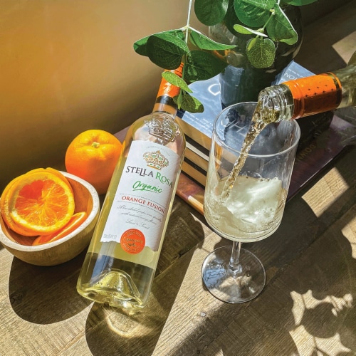 Stella Rosa Orange Fusion Italian Organic White Wine Perspective: right