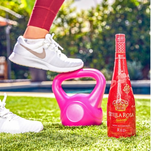 Stella Rosa Naturals Non-Alcoholic Red Wine Perspective: right