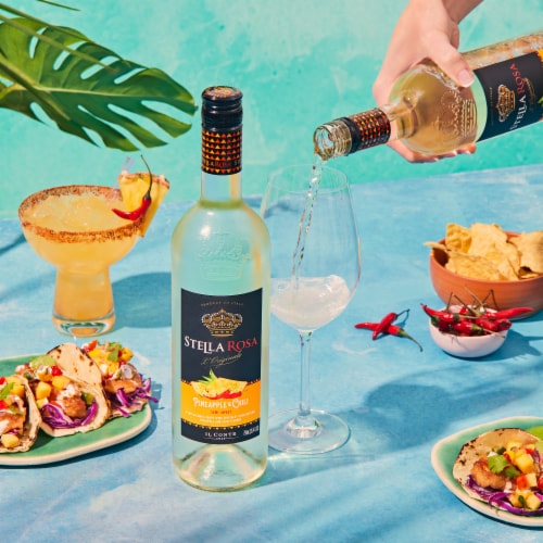 Stella Rosa Pineapple Chili Italian Pineapple Chili White Wine Perspective: right