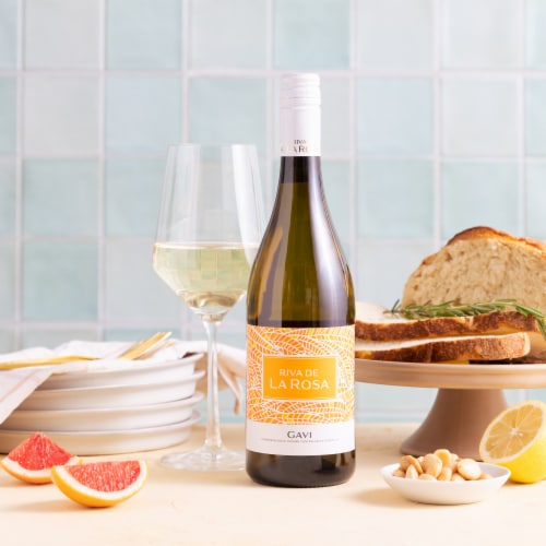 Riva De La Rosa Gavi Italian White Wine Perspective: right