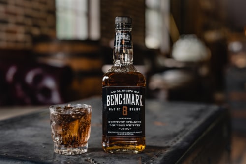 Benchmark Kentucky Straight Bourbon Whiskey Perspective: right