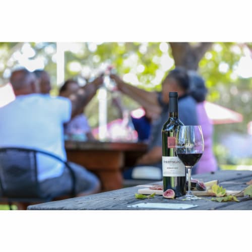 Sebastiani Cabernet Sauvignon Perspective: right