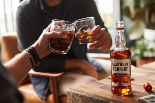Southern Comfort Original Whiskey Perspective: right