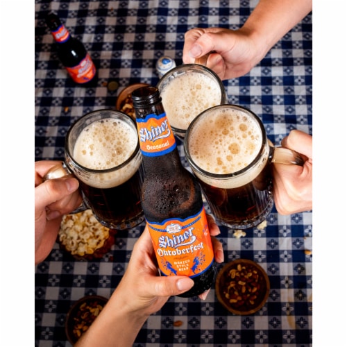Shiner® Oktoberfest Fall Seasonal Craft Beer Perspective: right