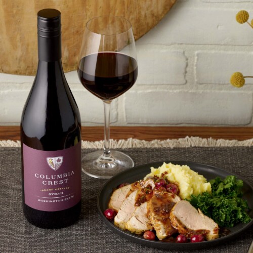 Columbia Crest Grand Estates Syrah Washington Red Wine Perspective: right