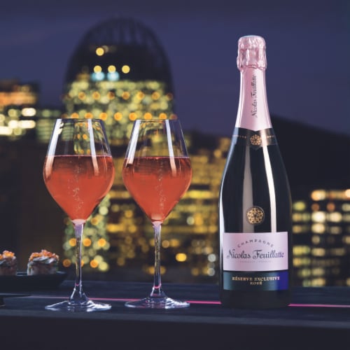 Champagne Nicolas Feuillatte Réserve Exclusive Rosé Champagne French Rosé Sparkling Wine Perspective: right