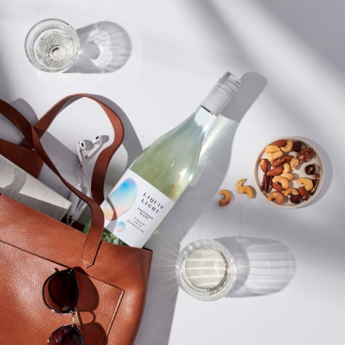 Liquid Light Sauvignon Blanc Washington Low Calorie Low Sugar Low Carb White Wine Perspective: right