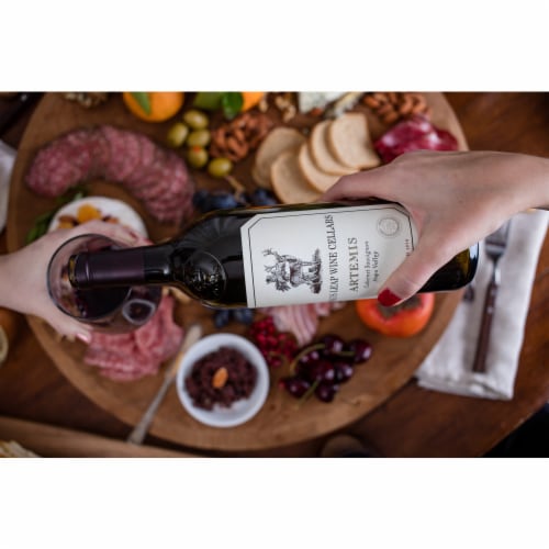 Stag's Leap Wine Cellars Artemis Cabernet Sauvignon California Red Wine Perspective: right