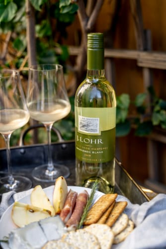 J. Lohr Estates Flume Crossing Sauvignon Blanc Perspective: right