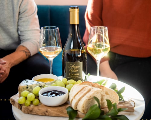 J. Lohr Arroyo Vista Chardonnay Perspective: right