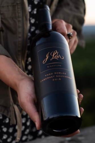 J. Lohr Signature Cabernet Sauvignon Perspective: right