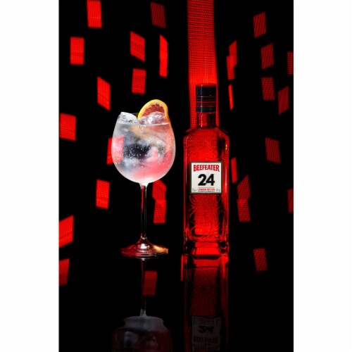 Beefeater Crianza London Dry Gin Perspective: right