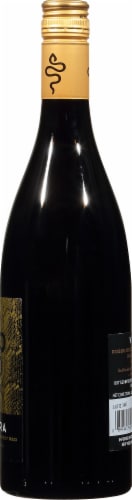 Vipra Rosso Dolce Sweet Red Wine Perspective: right
