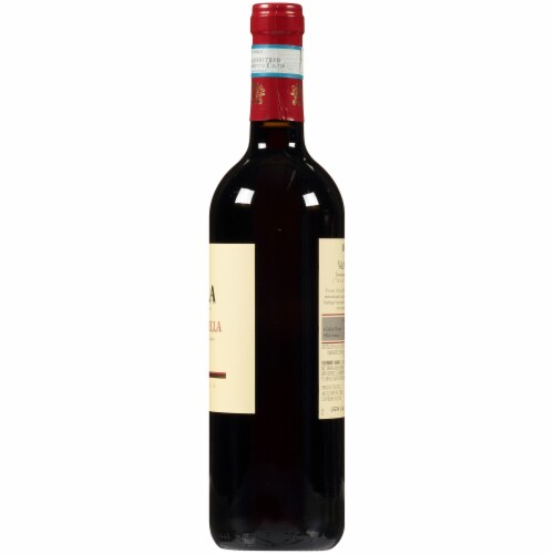 Bolla Valpolicella Red Wine Perspective: right