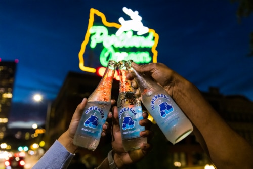 Mineragua Sparkling Water Perspective: right