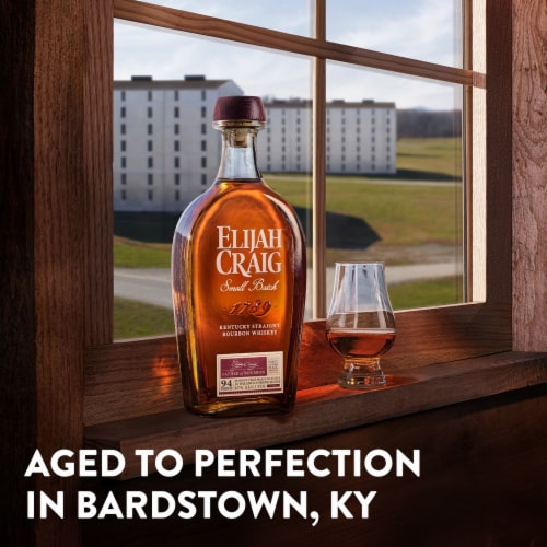 Elijah Craig Small Batch Straight Bourbon Perspective: right
