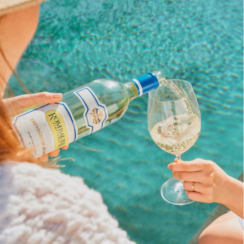 Rombauer Vineyards Sauvignon Blanc California White Wine Perspective: right
