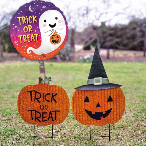 Trick or Treat Helium Filled Balloon Perspective: right