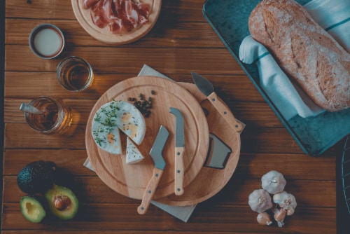 Circo Cheese Cutting Board & Tools Set, Rubberwood Perspective: right
