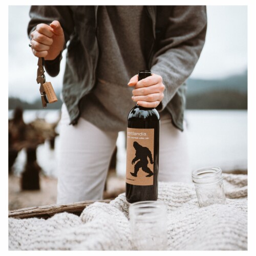 Portlandia Big Believer Cabernet Sauvignon Perspective: right