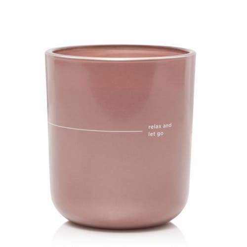 Chesapeake Bay Candle® Be Calm Coconut Santal Perspective: right